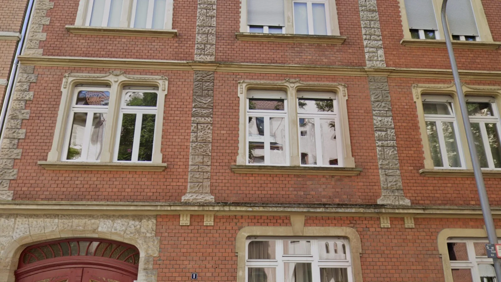 Schöne 3-Raum-Hochparterre-Wohnung im Wiesbadener Altbau! — Bild 1 von 9