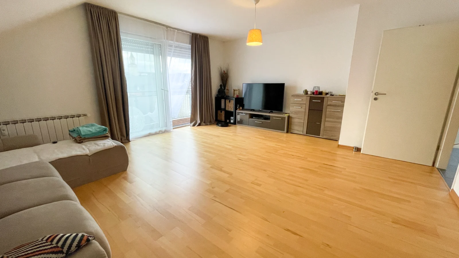 Schicke 3-Zimmer Dachgeschosswohnung in Idstein! — Bild 1 von 15