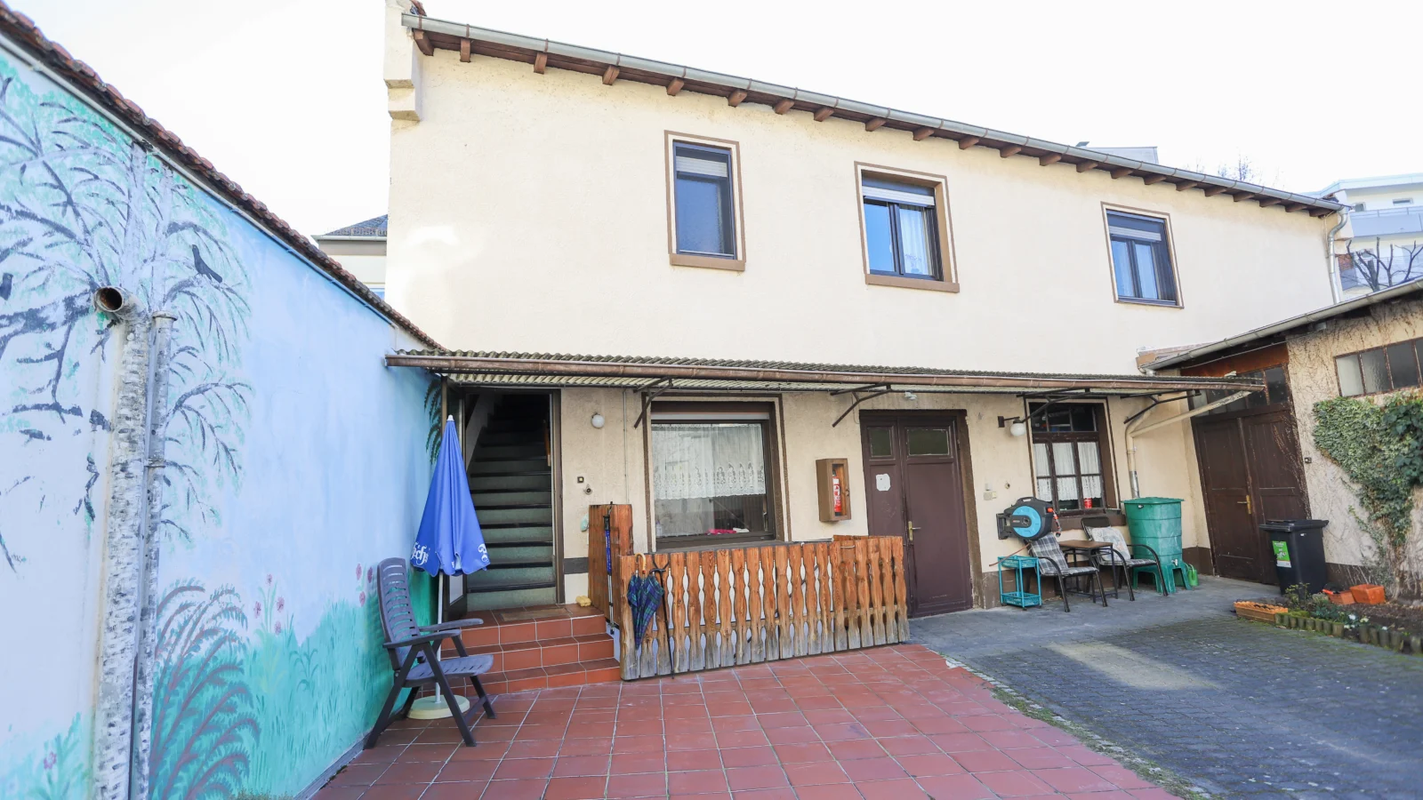 Selbstständige aufgepasst! Exklusives Wohn-/ Geschäftshaus in Mainz-Kastel! — Bild 1 von 26