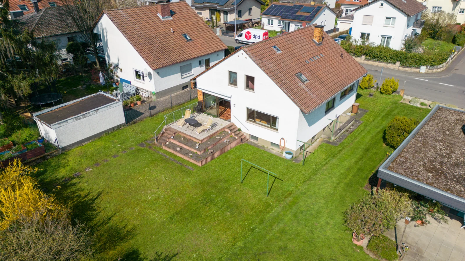 Charmantes freistehendes Einfamilienhaus in beliebter Lage von Harxheim! — Bild 1 von 21