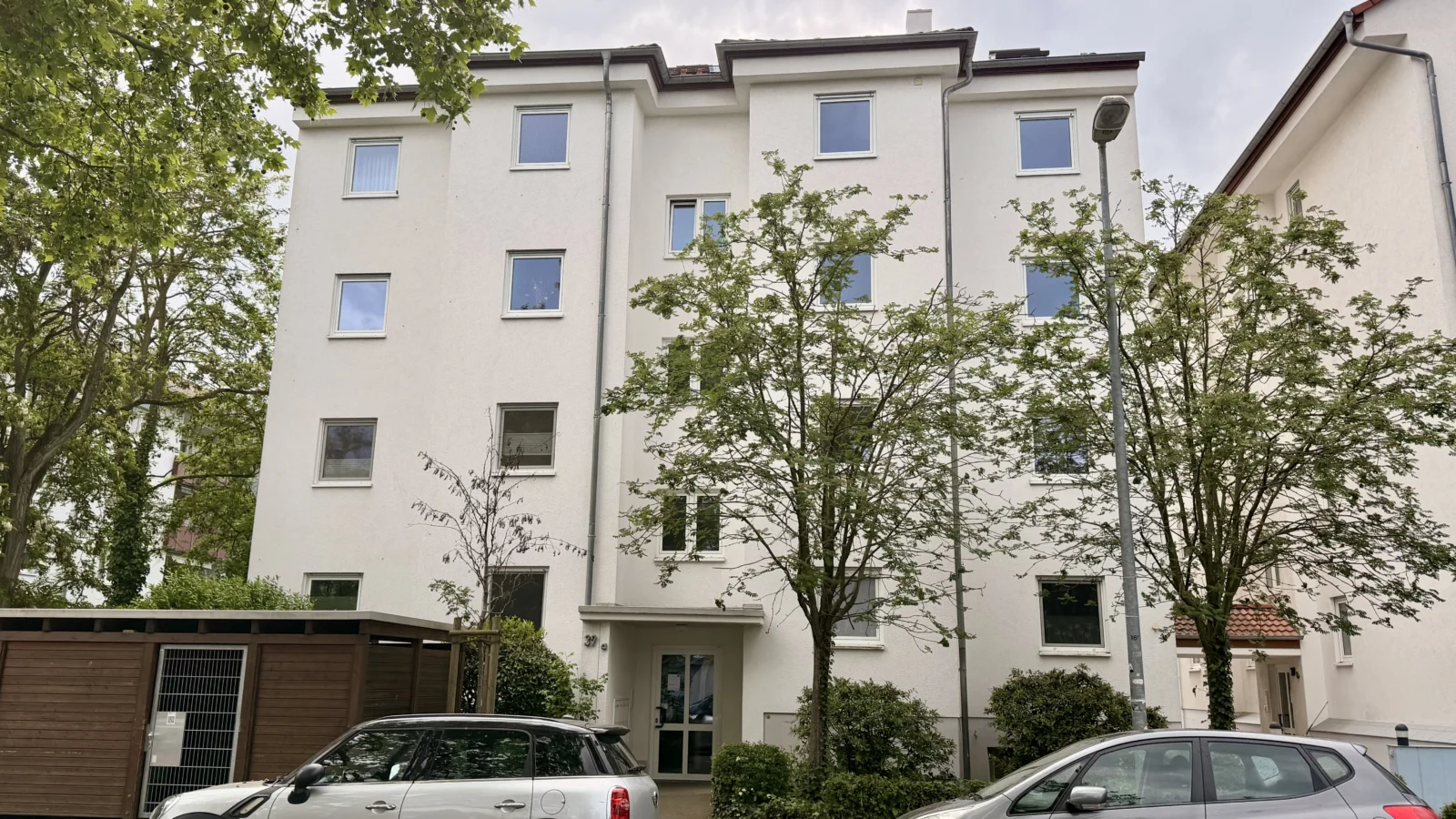 Sonnige 3-Zimmer Wohnung mit Balkon und Tiefgarage — Bild 1 von 13