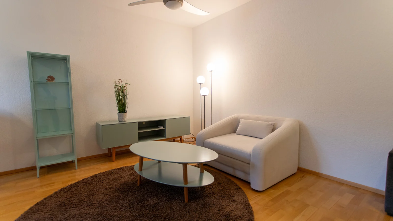 Charmante Dachgeschosswohnung in Wackernheim — Bild 1 von 7