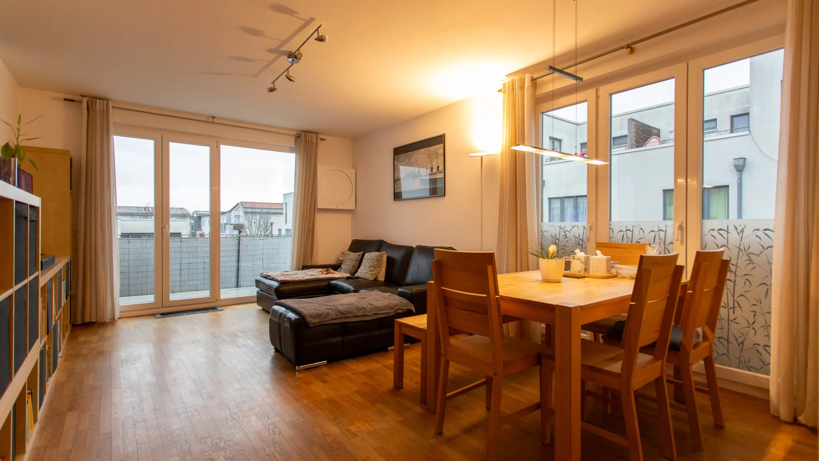 Lichtdurchflutetes Wohnerlebnis in Wiesbaden – 3-Zimmerwohnung mit sonnigem Balkon! — Bild 1 von 19