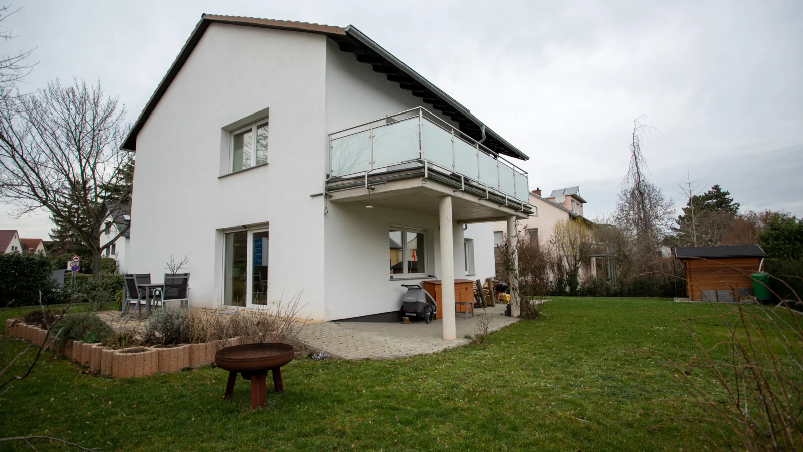 Attraktive 2-Zimmer-Wohnung mit EBK in Mainz — Bild 1 von 14