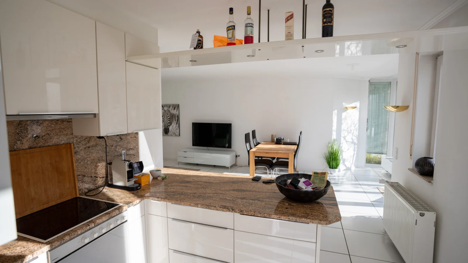 Helle Erdgeschosswohnung mit Terrasse und Garten! — Bild 1 von 15