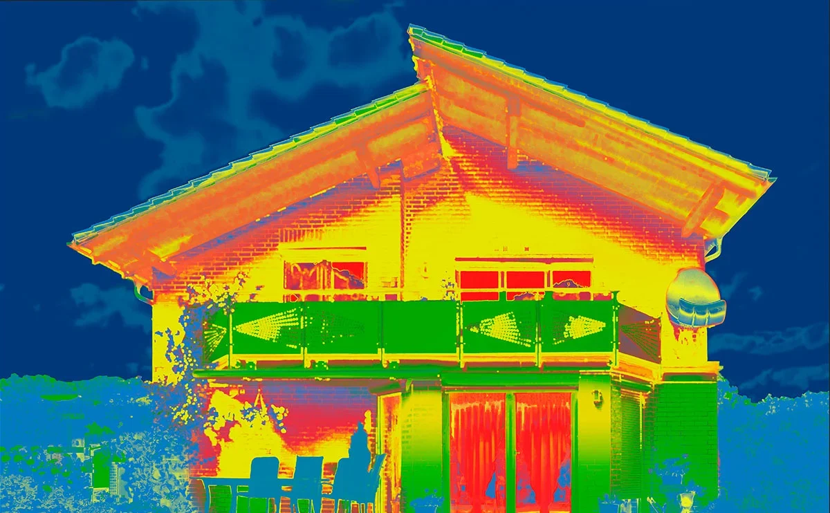 Wärmebild-Aufnahme — Thermografie des Hauses